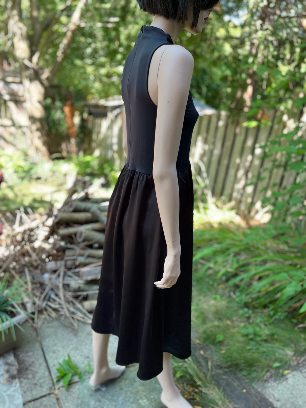 Betsey Johnson Black Sleeveless Midi Dress - Picture 3 of 12